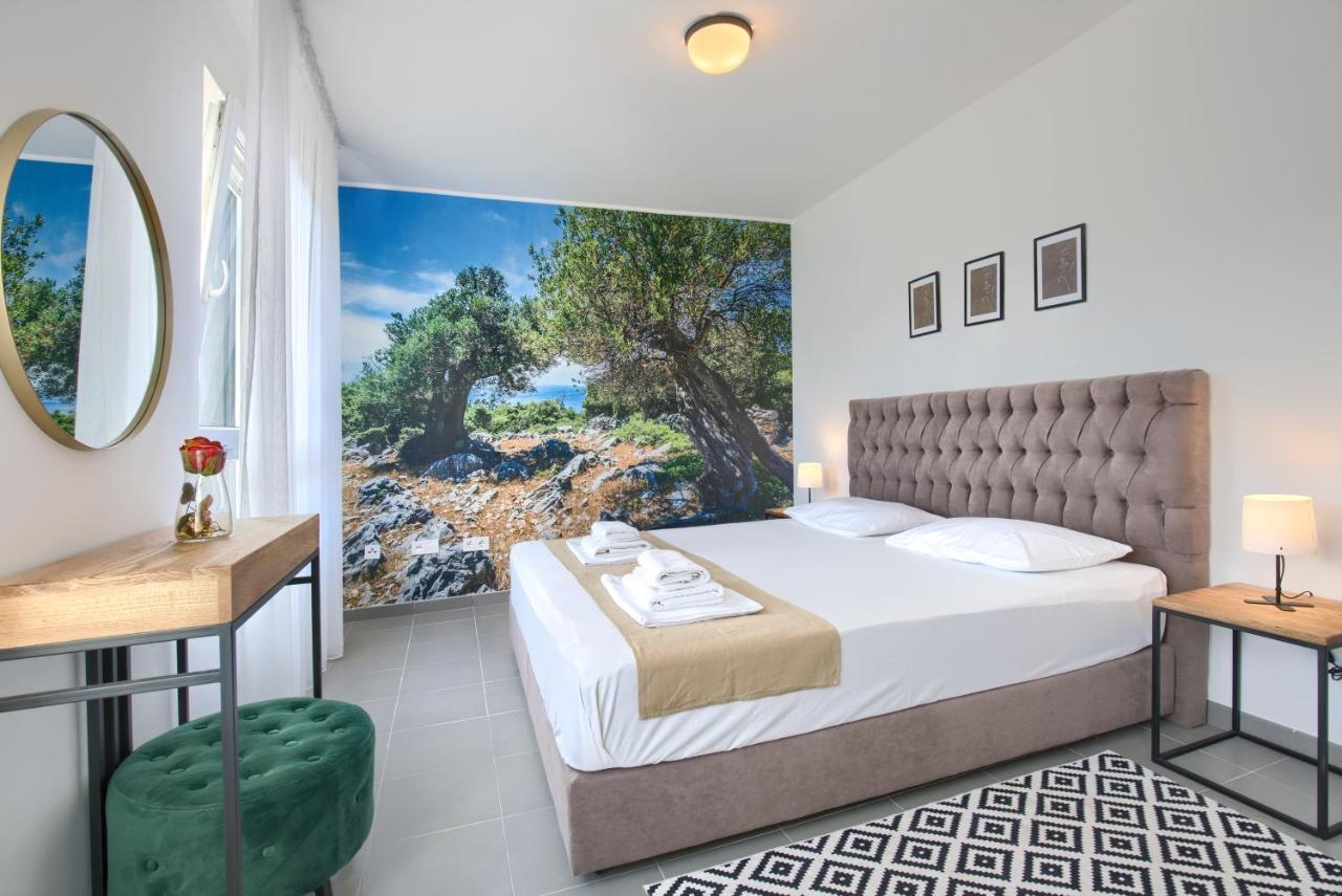 Beautiful Two-Bedroom Seaside Apartment In Premantura Eksteriør billede